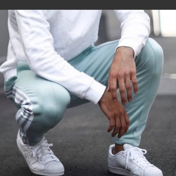 Meet your Posher, Mark - Picture 2 of 7